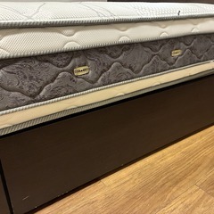 フランスベッド　棚にLEDライトとプラグ付きの画像