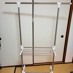 【お譲りします】物干し竿、ハンガーラックの画像