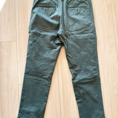 ユニクロ  スリムフィットチノ　カラーパンツ　カーキ　グリーンの画像