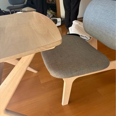テーブル、イスセットの画像