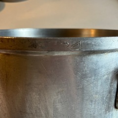 寸胴鍋　アルミ製　24L 調理器具　蓋付き　中古品　の画像