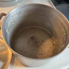 寸胴鍋　アルミ製　24L 調理器具　蓋付き　中古品　の画像