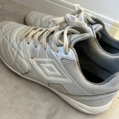 umbro室内シューズの画像