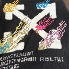 off-white ロングTの画像