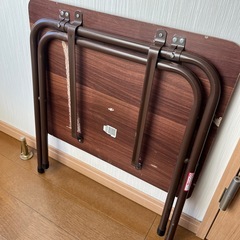 折りたたみミニテーブルの画像