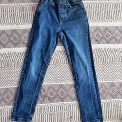 
キッズ　パーカー1着とパンツ2着　150の画像