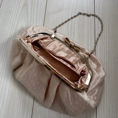 ベージュ サテン クラッチバッグ トートバッグ セットの画像