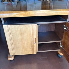 ダイニングテーブルの画像