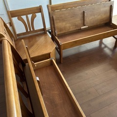 ダイニングテーブルの画像