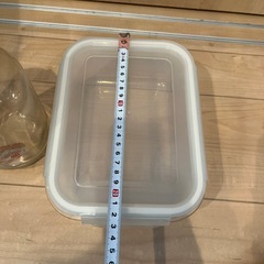 ニトリの耐熱皿 、ダイソー瓶の画像