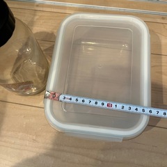 ニトリの耐熱皿 、ダイソー瓶の画像