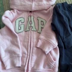 ベビー服　70〜80サイズ　GAPパーカーピンク含む冬服5枚セットの画像