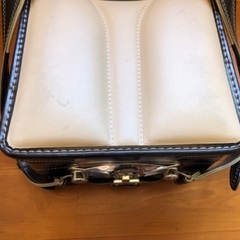 ランドセル、黒色の画像