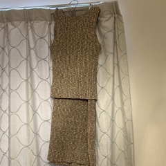 女性物　秋冬トップス4点、セットアップ1点の画像