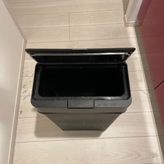 ゴミ箱の画像
