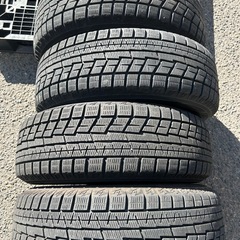 プリウス　スタッドレスタイヤの画像