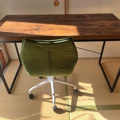 デスクandチェアーの画像