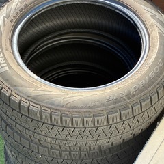 スタッドレスタイヤ　205/60R/16の画像