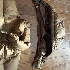 ユニクロ「フード付きダウンジャケット」メンズＬサイズの画像