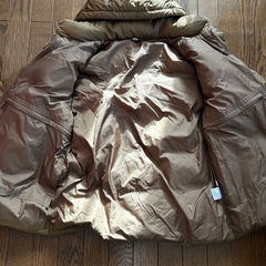 ユニクロ「フード付きダウンジャケット」メンズＬサイズの画像