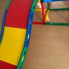 ジャングルジム滑り台アスレチック室内の画像