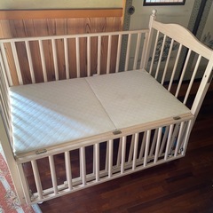 ベビーベッドの画像