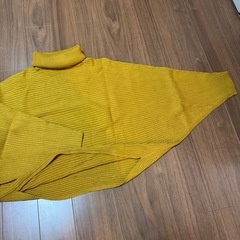 リブ編み ハイネック セーター ポンチョ 体型カバーニット マスタードの画像
