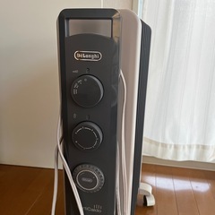 デロンギ オイルヒーター（8〜10畳目安）温度調整・タイマー付きの画像