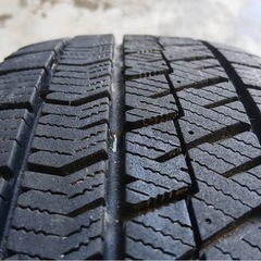 スペーシア外し　155/65R14　スタッドレス　ブリヂストンVRX2 22年製　ホイール付き4本セットの画像