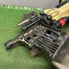日立 NV65HMC 高圧ロール釘打ち機【野田愛宕店】【店頭取引限定】【中古】管理番号：ITF1SO4WEYFIの画像