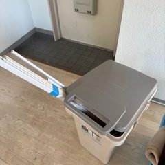 オフィスチェアなどまとめてどうぞの画像