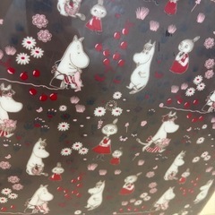 ムーミンのキャリーケースの画像