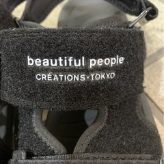 beautiful people ブラックサンダルの画像
