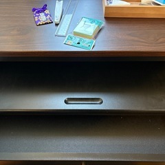 机と椅子セットの画像