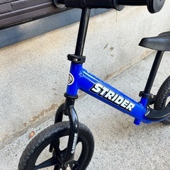 正規品　STRIDER ストライダー スポーツモデル ブルー 12インチの画像