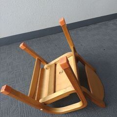 幼児用の椅子の画像