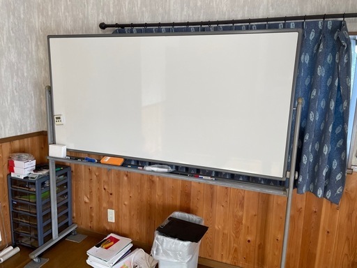 送料無料】 【国産】【ホーロー】ホワイトボード ホーロー 両面 脚付き 月予定表(横罫) 裏面無地 幅1810×高さ910mm 馬印  UM-MH36TDYNの通販 ｜ オフィス家具通販の【オフィスコム】 ホワイトボード（裏面は予定表）