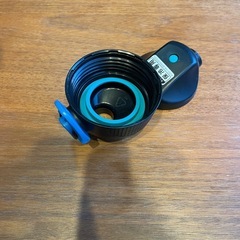 水筒 1L thermosの画像