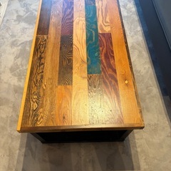 ヴィンテージテーブルの画像