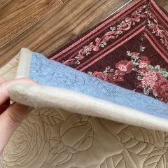 花柄ラグ　ベージュ　185cm✖️185cmの画像