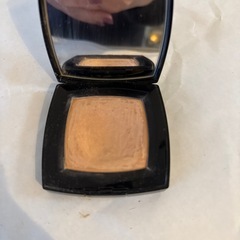 CHANELフェイスパウダー　ラメ入りの画像