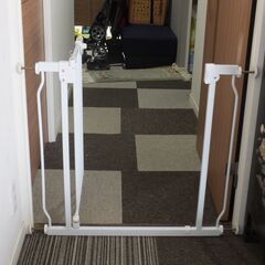 ★【引き取り限定～】ベビーゲート・ベビーフェンス　穴開け不要 ワンちゃんにも(拡張フレーム付き)★の画像