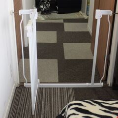 ★【引き取り限定～】ベビーゲート・ベビーフェンス　穴開け不要 ワンちゃんにも(拡張フレーム付き)★の画像