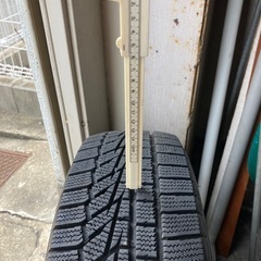 ⭐️決まりました⭐️175/65R/15  スタッドレスタイヤ 4本セット 鉄チン&ホィールキャップ付の画像