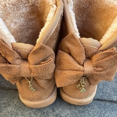 R.L.B キッズブーツ 18cm リボン付き 女の子 あったか靴の画像