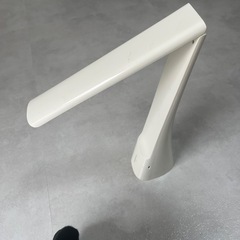 【差し上げます】充電式LEDデスクライト
の画像
