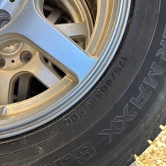 アイシスノアボクシーなど　スタッドレスタイヤ　ホイール付きの画像