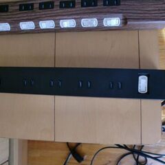 エレコム　ELECOM　ACアダプター2個　電源タップ 雷ガード 個別スイッチ ほこりシャッター付　使用年数少ないの画像