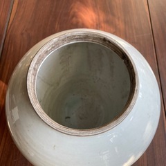 古いレトロな花瓶の画像