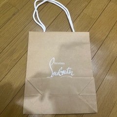 ルブタン　紙袋の画像